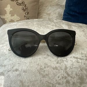 GUCCI CAT EYE SUNGLASSES W/GOLD ARMS